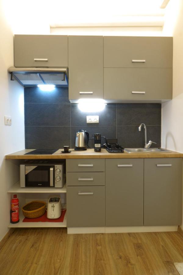 You & Me Cozy Apartments By Zain Athen Eksteriør billede