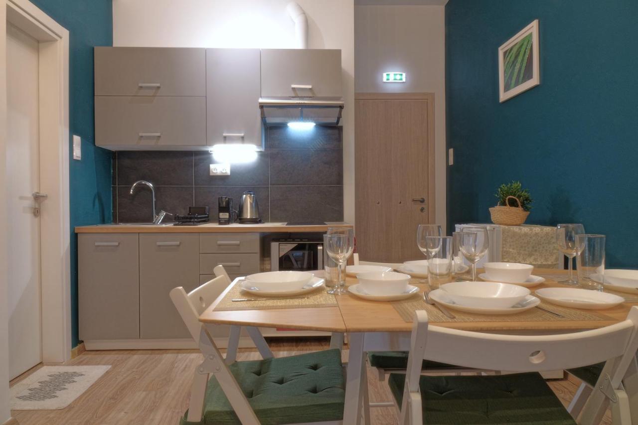 You & Me Cozy Apartments By Zain Athen Eksteriør billede